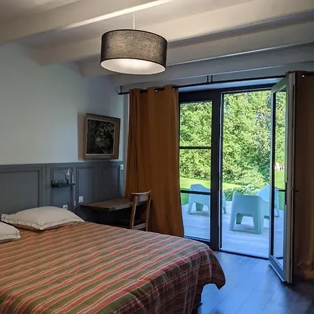 La Grange De לינה וארוחת בוקר