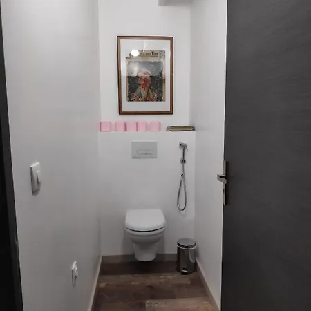 La Grange De לינה וארוחת בוקר