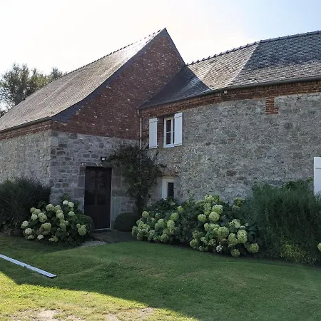 La Grange De לינה וארוחת בוקר