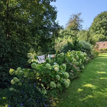 La Grange De לינה וארוחת בוקר 3*